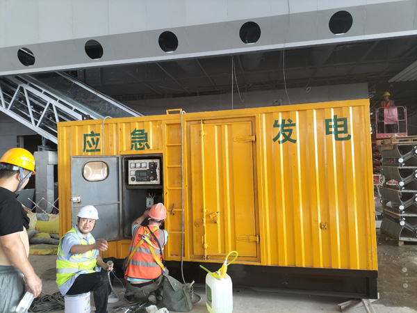 伊州怎样判断空气滤清器是否需要更换？